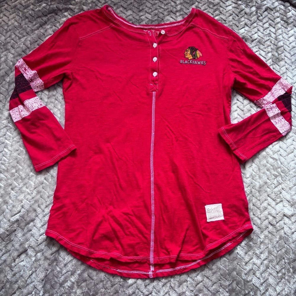 ⭐️⭐️⭐️Women’s Retro Brand NHL Chicago Blackhawks 3/4  sleeve shirt size Xlarge